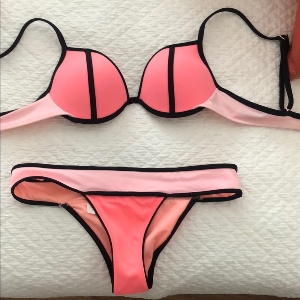 Victoria’s Secret bikini